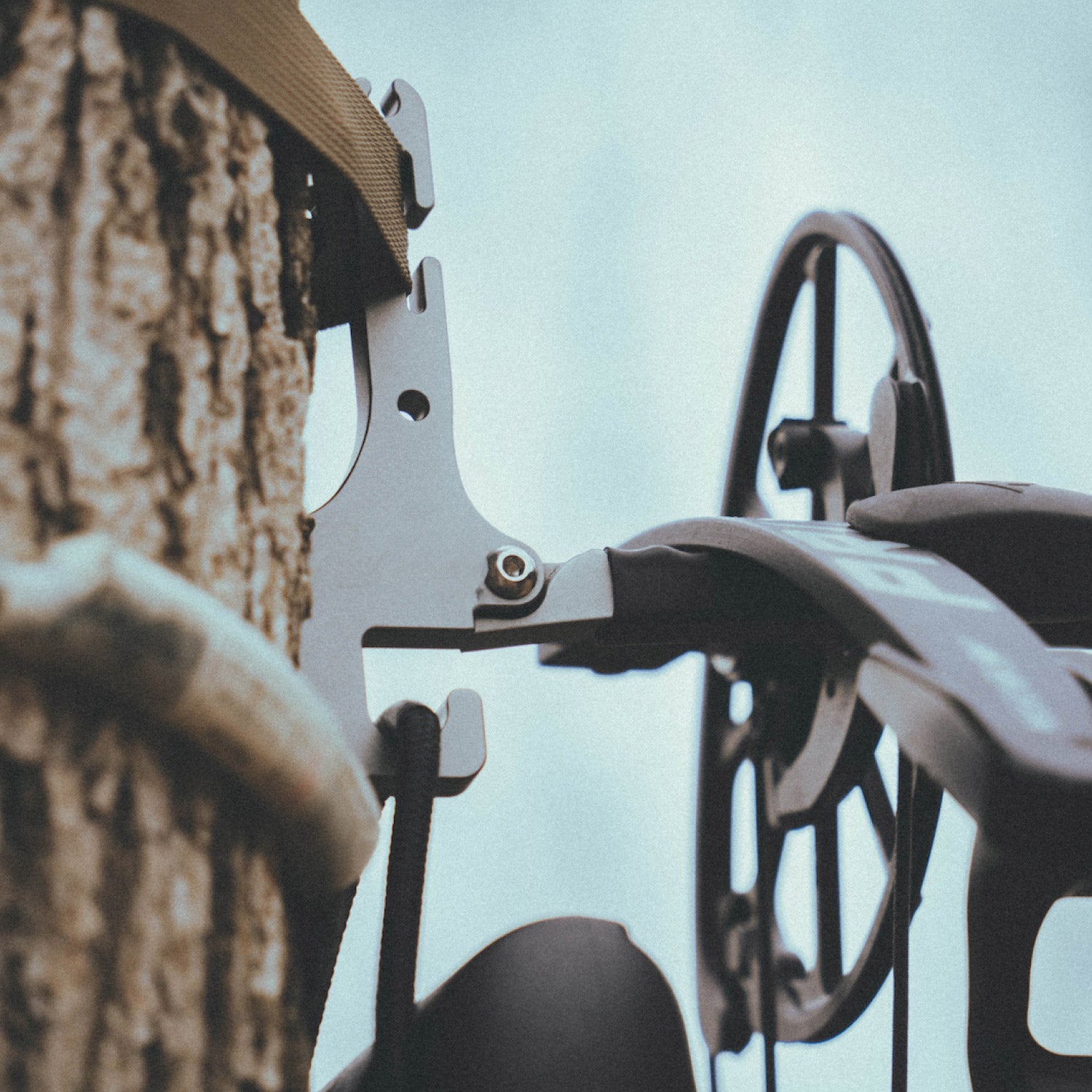 BITE Bow Hanger